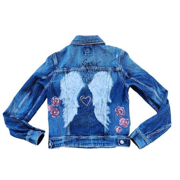 Free Spirit Angel Wings Wild Heart Roses Hand Painted Distressed Denim Jacket S - Picture 1 of 13